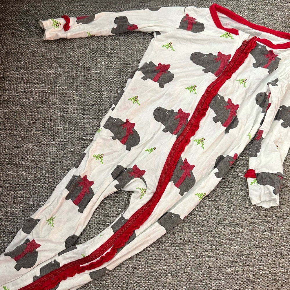 the kickee pants footie with 2 way zipper holiday hippos
